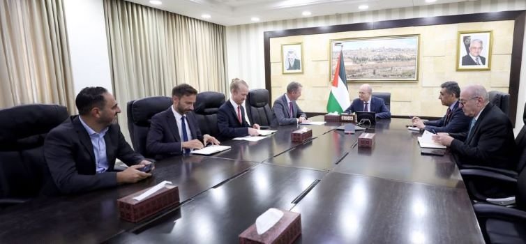 مصطفى يبحث مع ممثل الاتحاد الأوروبي الجديد آخر المستجدات والأوضاع الميدانية - Image 2
