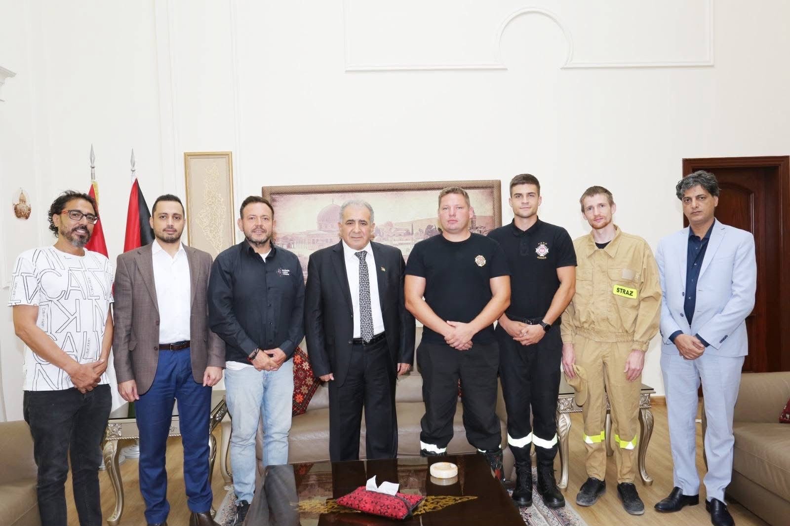 السفير الاسعد يلتقي وفداً من المنظمات البولندية للمساعدات الانسانية - Image 4