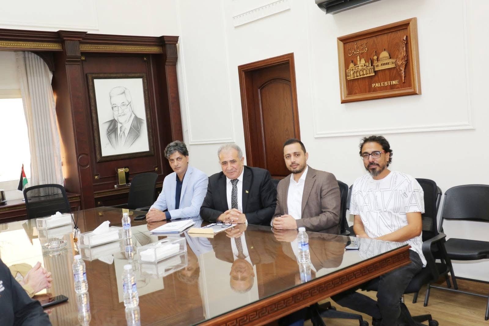 السفير الاسعد يلتقي وفداً من المنظمات البولندية للمساعدات الانسانية - Image 4