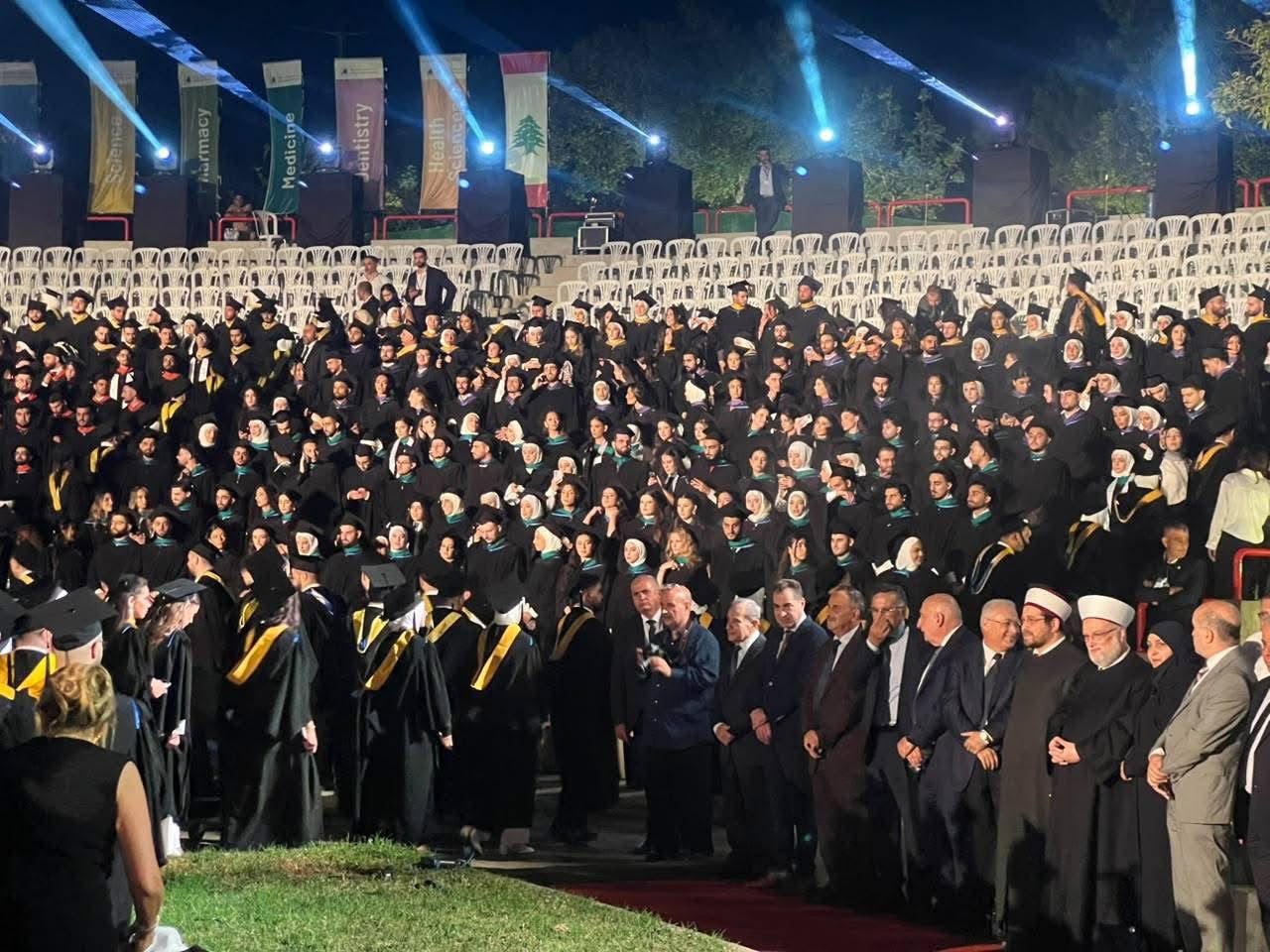 السفير الاسعد يشارك في احتفال تخرج طلبة جامعة بيروت العربية - Image 7