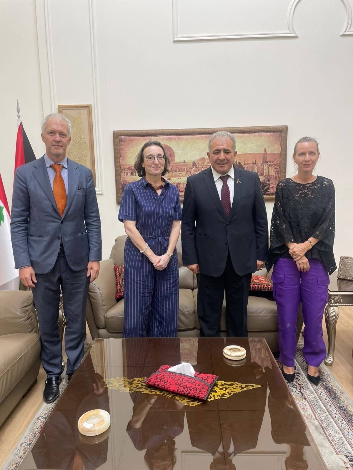 السفير الأسعد يستقبل رئيسة اللجنة الاستشارية للأونروا ويبحث معها دعم الوكالة وتعزيز شراكتها مع السفارة - Image 9