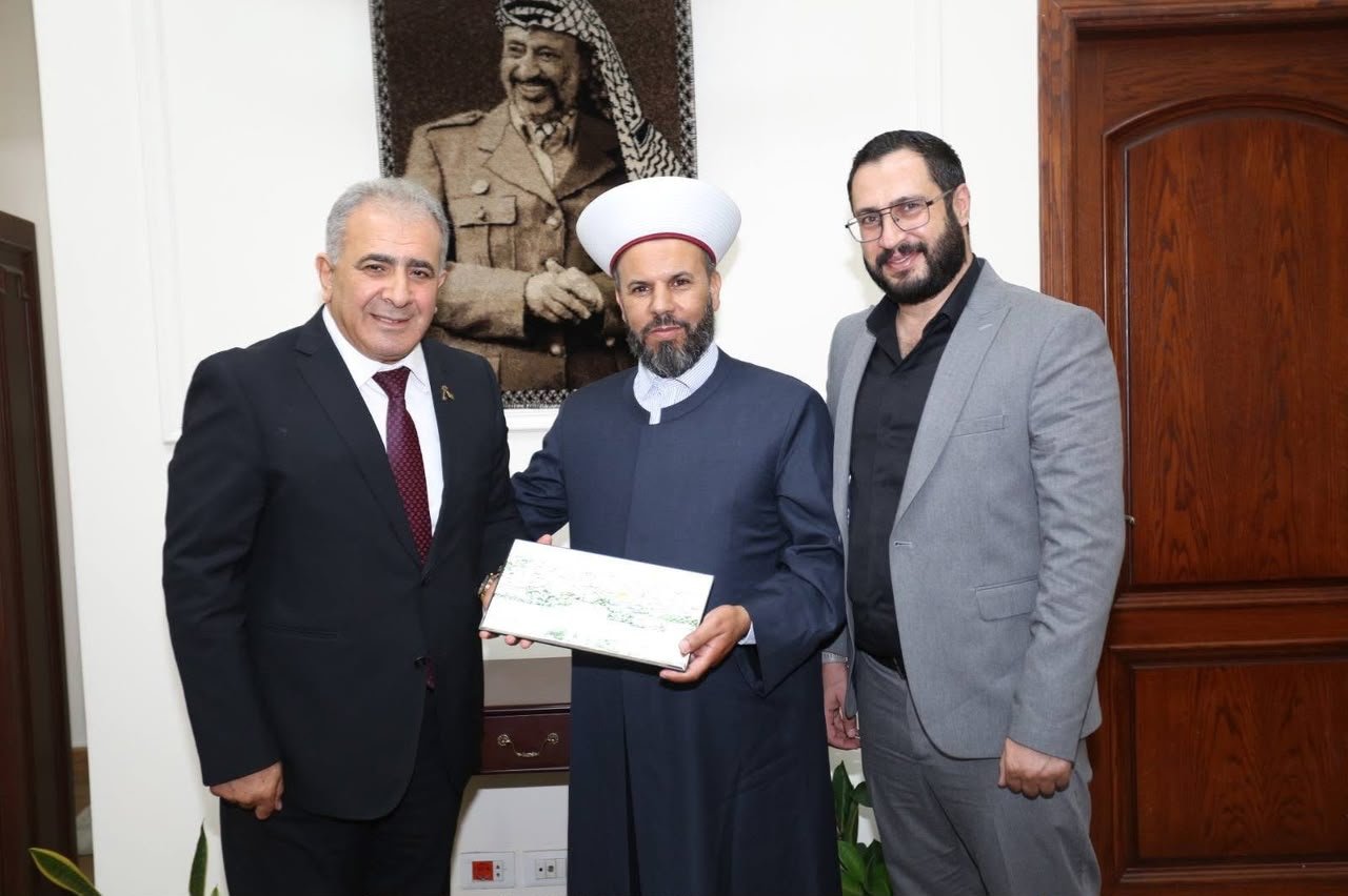 السفير الاسعد يستقبل الشيخ وليد اللويس ورجل الاعمال حسن الميس - Image 3