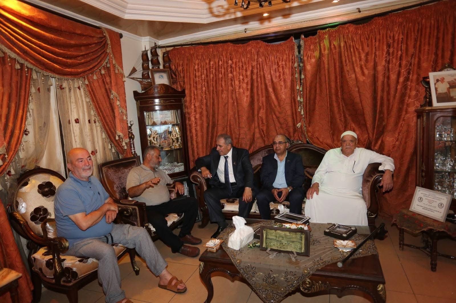 السفير الاسعد يتفقد ابناء شعبنا في مخيم نهر البارد - Image 13