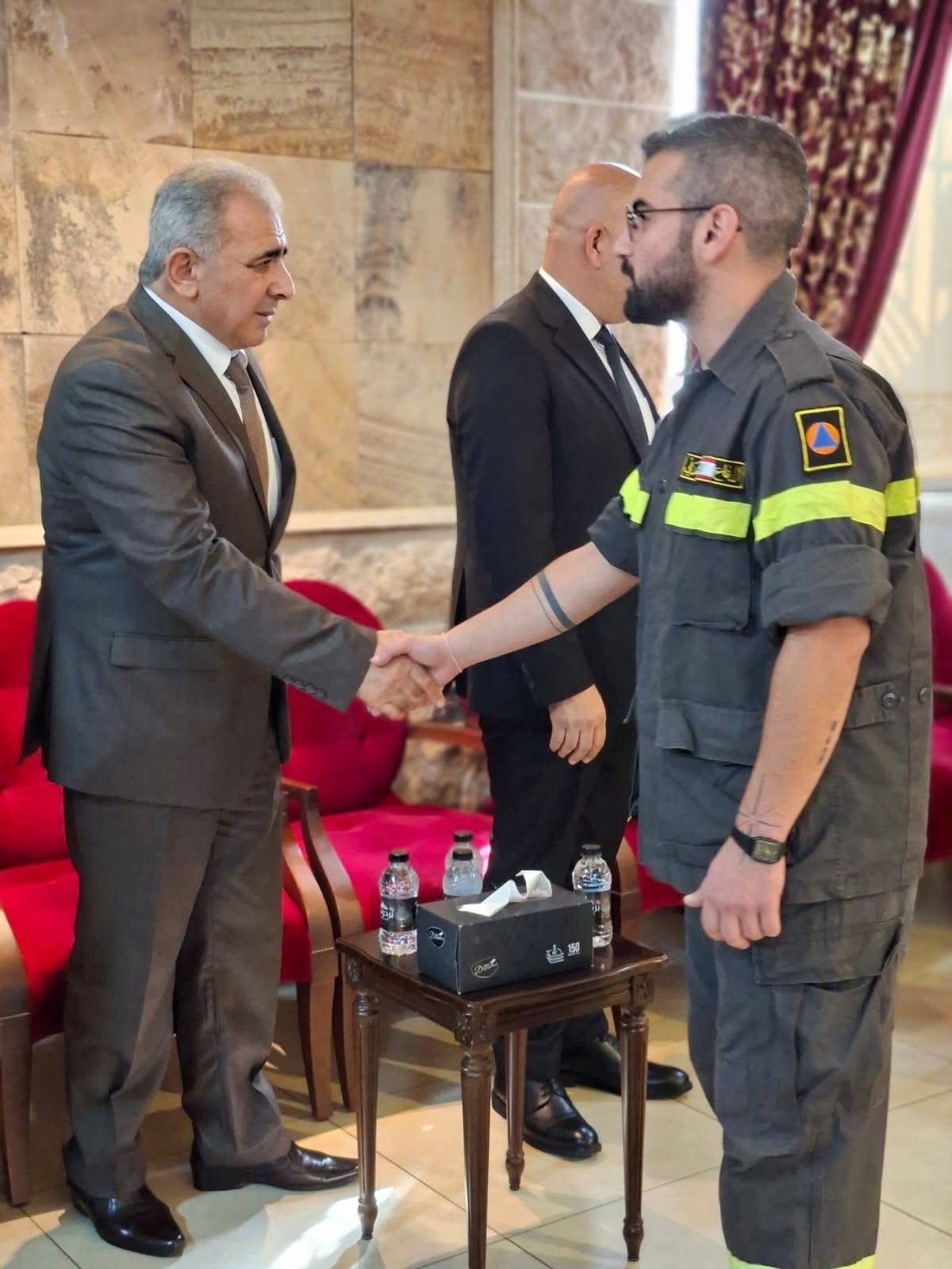 السفير الاسعد يعزي العميد خريش بوفاة والده - Image 9