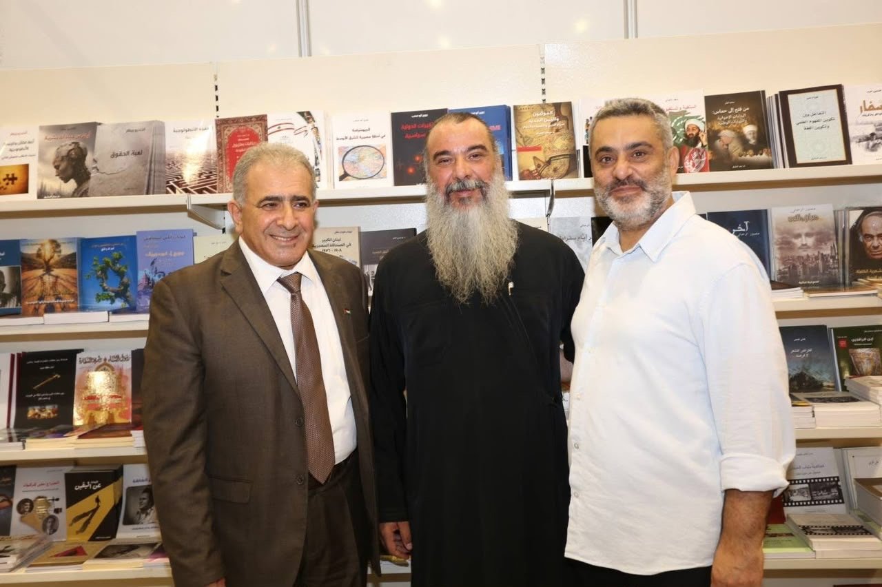 برعاية السفير الاسعد: الارشمندريت اغابيوس ابو سعدى يوقع كتابه "اليوم الثالث – قراءة في الهوية المسيحية الفلسطينية" - Image 11