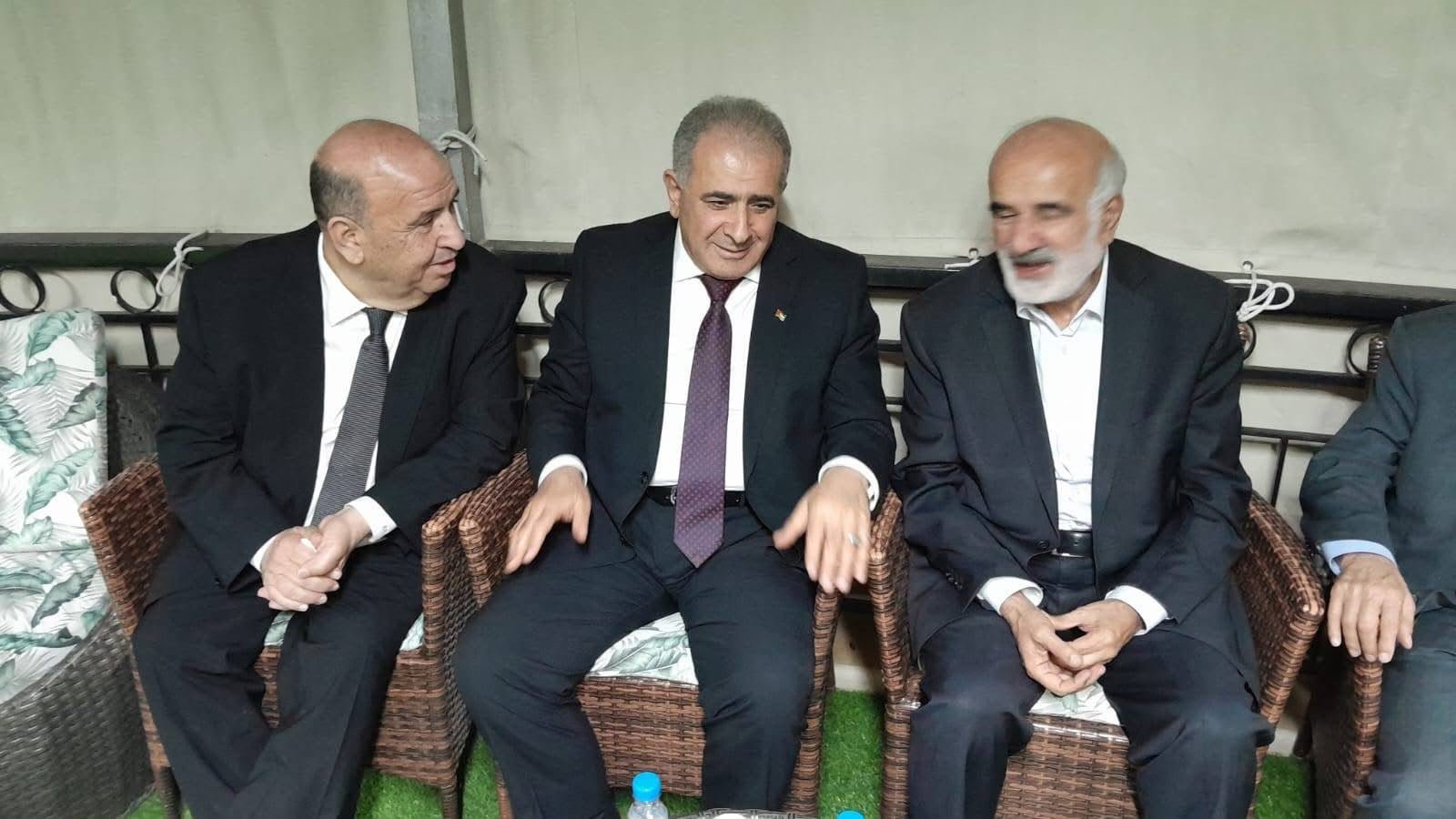 السفير الاسعد يعزي برحيل احمد حسن دنش في بلدته الغازية - Image 4