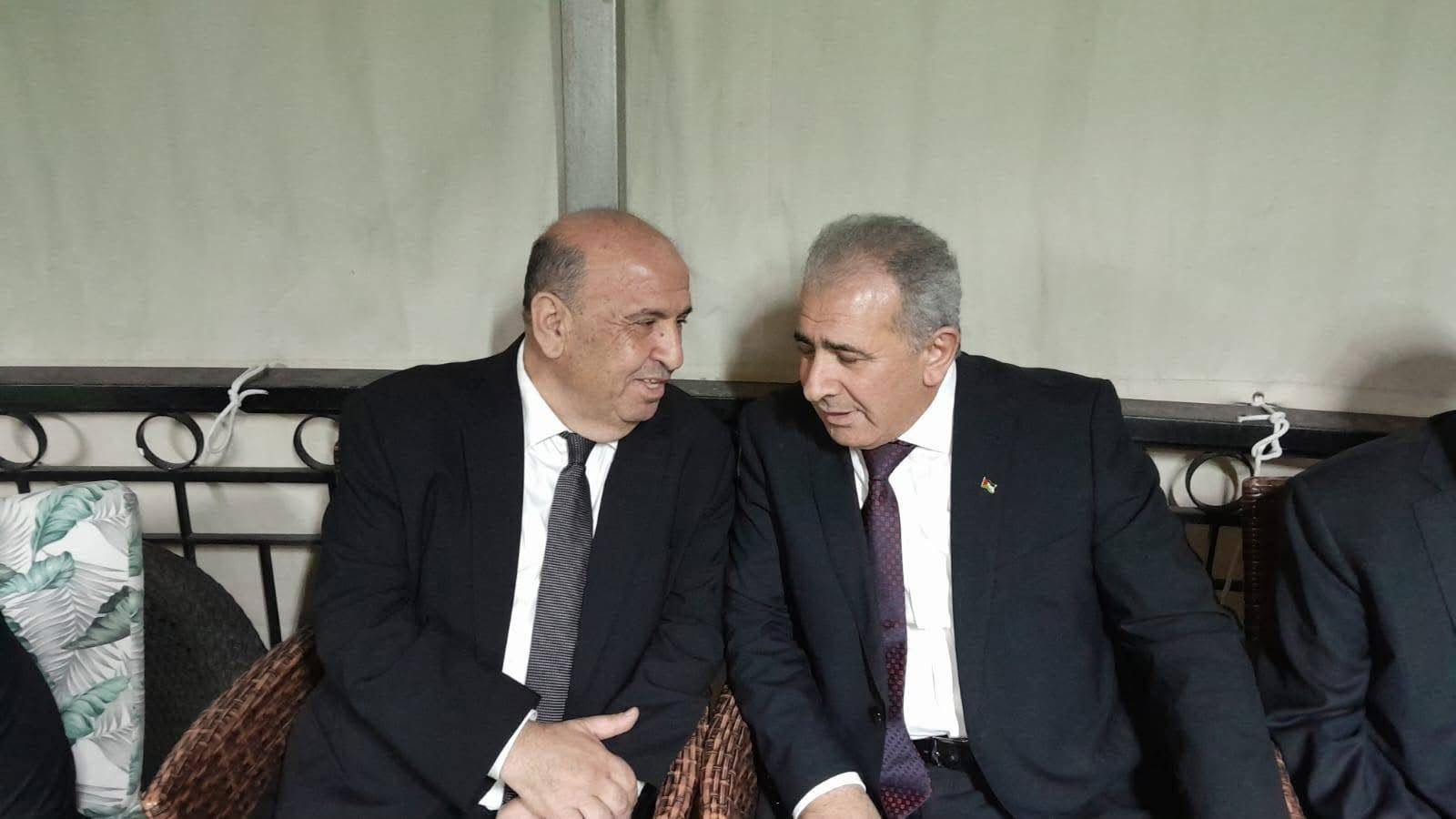 السفير الاسعد يعزي برحيل احمد حسن دنش في بلدته الغازية - Image 4