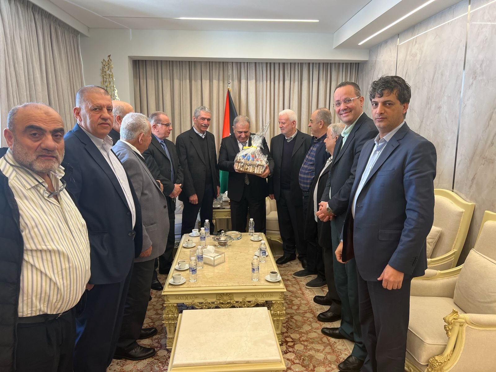 السفير الاسعد يستقبل رئيس بلدية المية ومية على رأس وفد من المجلس البلدي