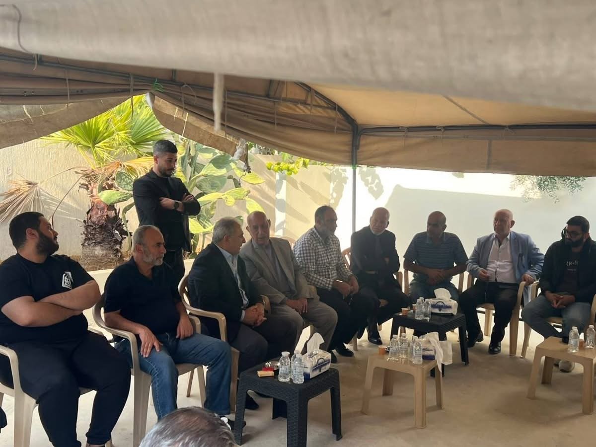 بتوجيهات من الرئيس: السفير الاسعد يعزي عائلة الشهيد احمد فاعور - Image 5