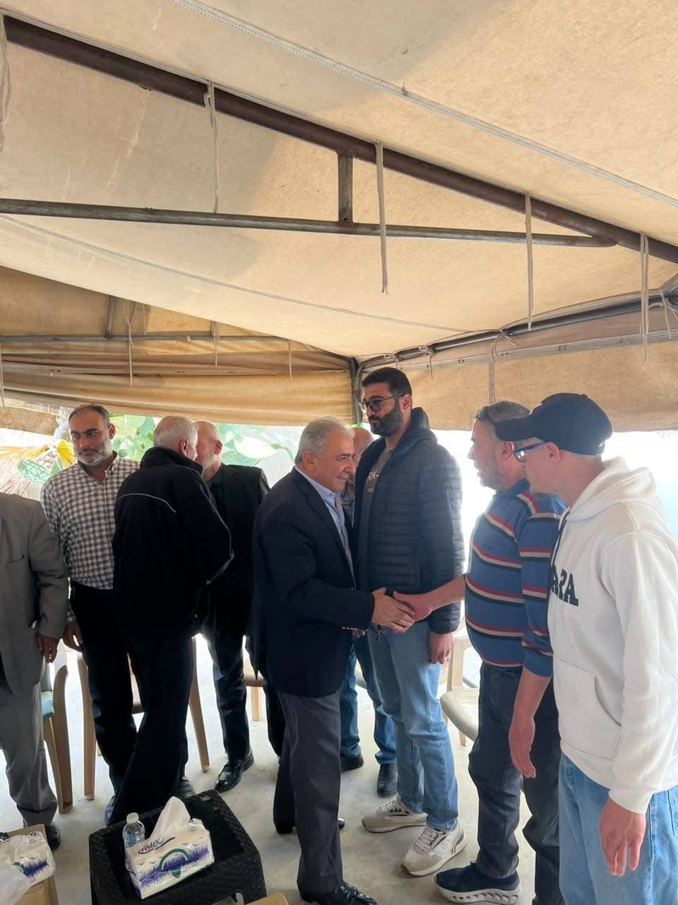 بتوجيهات من الرئيس: السفير الاسعد يعزي عائلة الشهيد احمد فاعور - Image 5