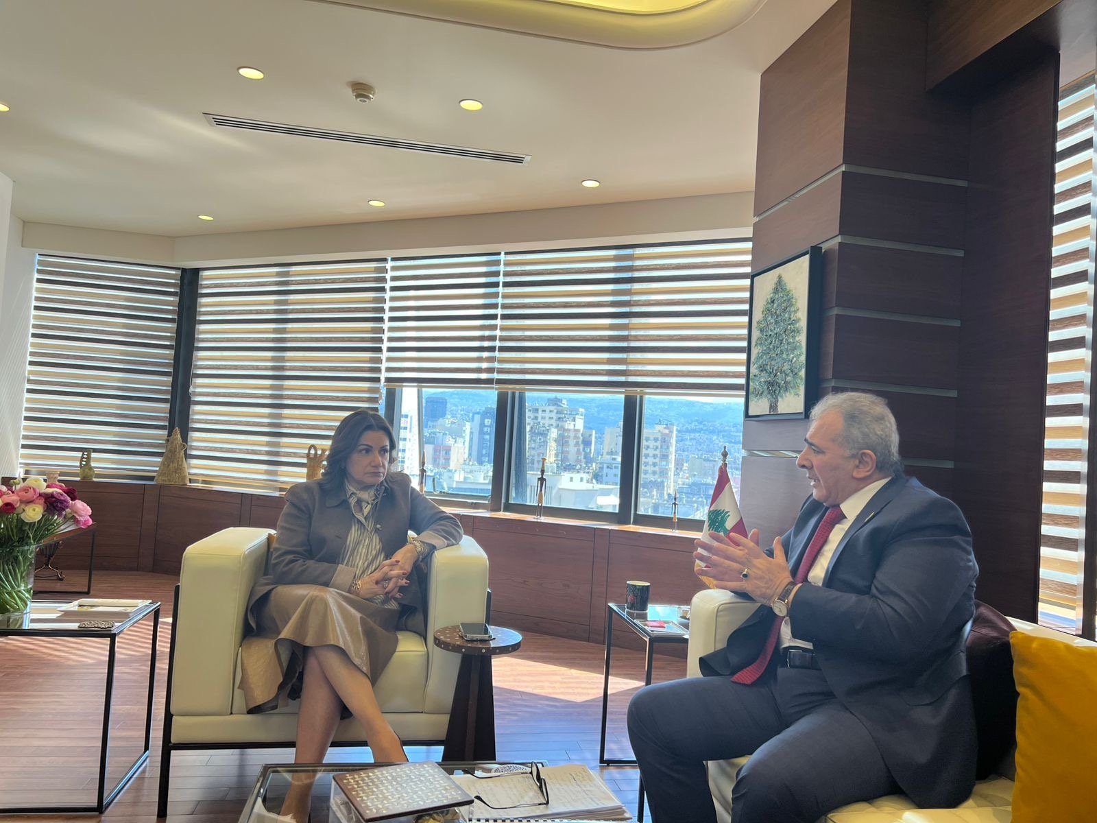 السفير الاسعد يلتقي وزيرة الشؤون الاجتماعية اللبنانية حنين السيد