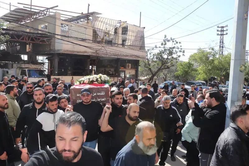 حركة “فتح” تشيع اللواء إياد العينين “أبو علي” في تجمع المعشوق بمشاركة جماهيرية واسعة