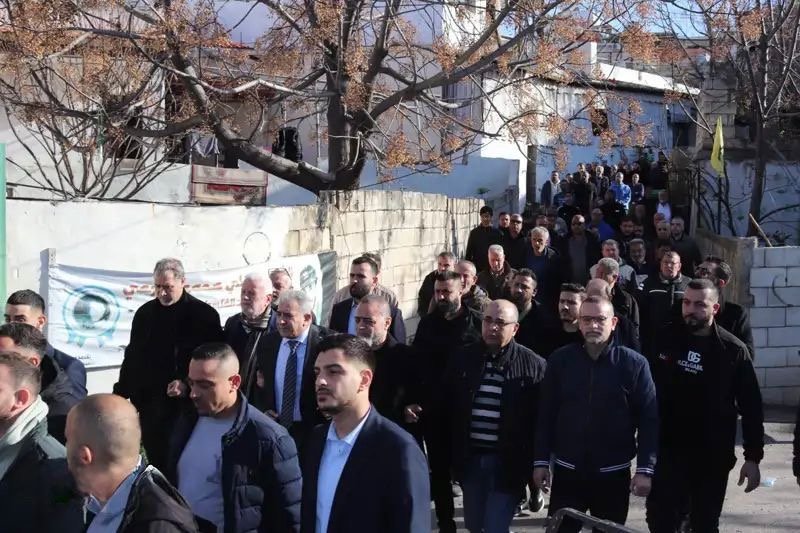 حركة “فتح” تشيع اللواء إياد العينين “أبو علي” في تجمع المعشوق بمشاركة جماهيرية واسعة