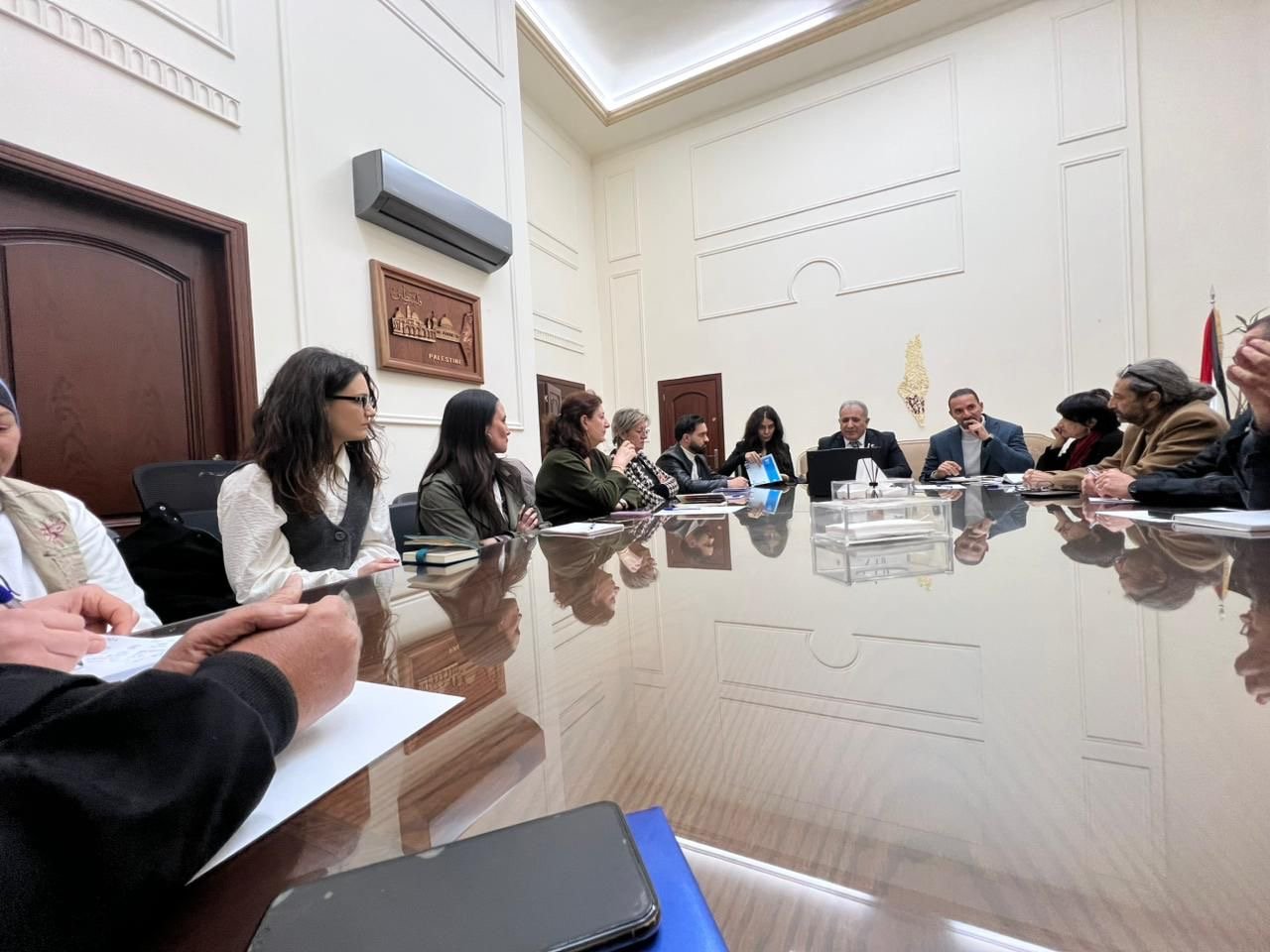 السفير الاسعد يعقد لقاء تنسيقيا مع مؤسسات المجتمع المدني الفلسطيني