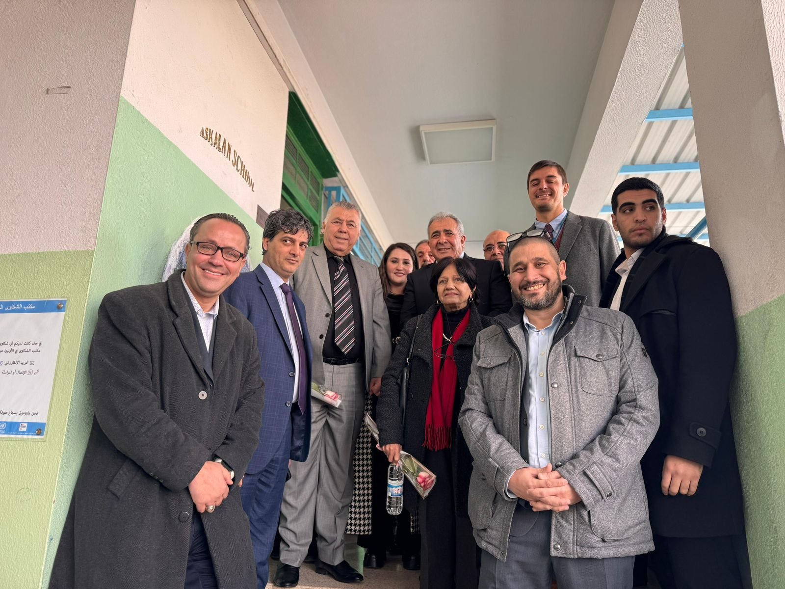 السفير الاسعد يتفقد مدرسة عسقلان في مخيم المية ومية