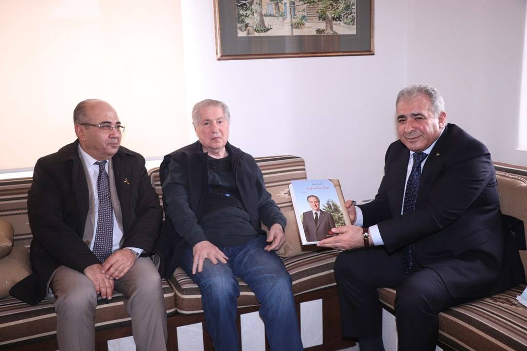 السفير الاسعد يزور الرئيس امين الجميل