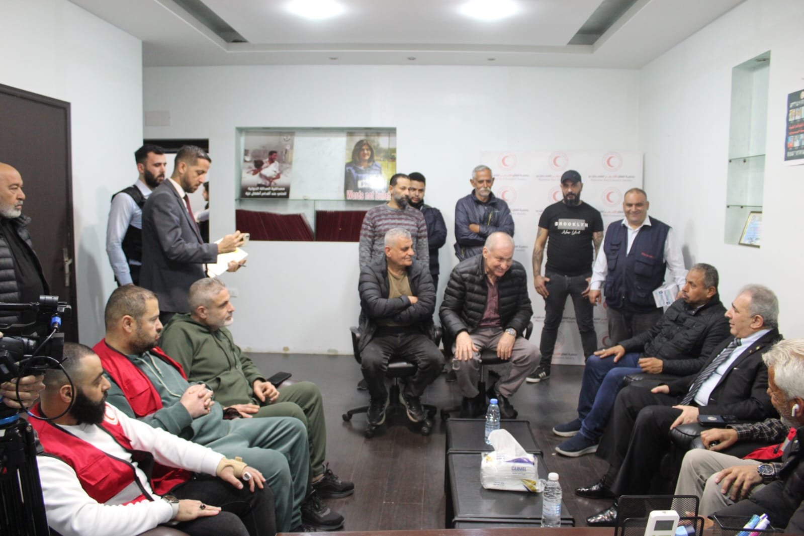 سفير دولة فلسطين في لبنان يزور مخيمات منطقة صور ويؤكد استمرار دعم صمود أبناء شعبنا في الجنوب