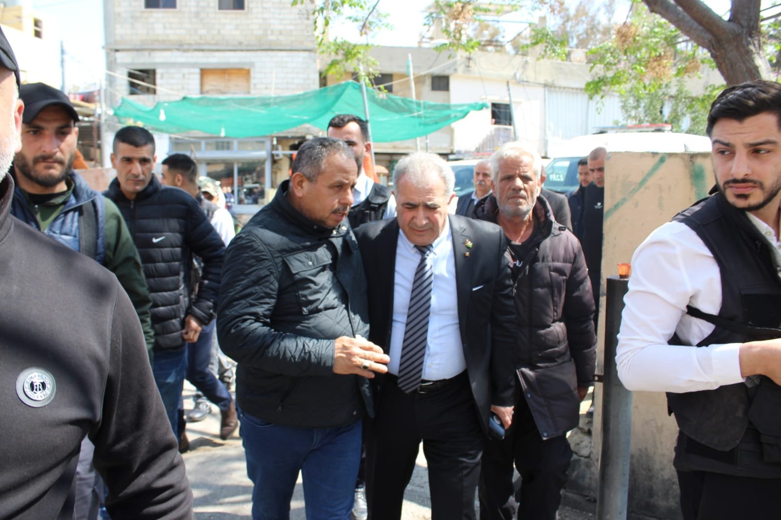 سفير دولة فلسطين في لبنان يزور مخيمات منطقة صور ويؤكد استمرار دعم صمود أبناء شعبنا في الجنوب
