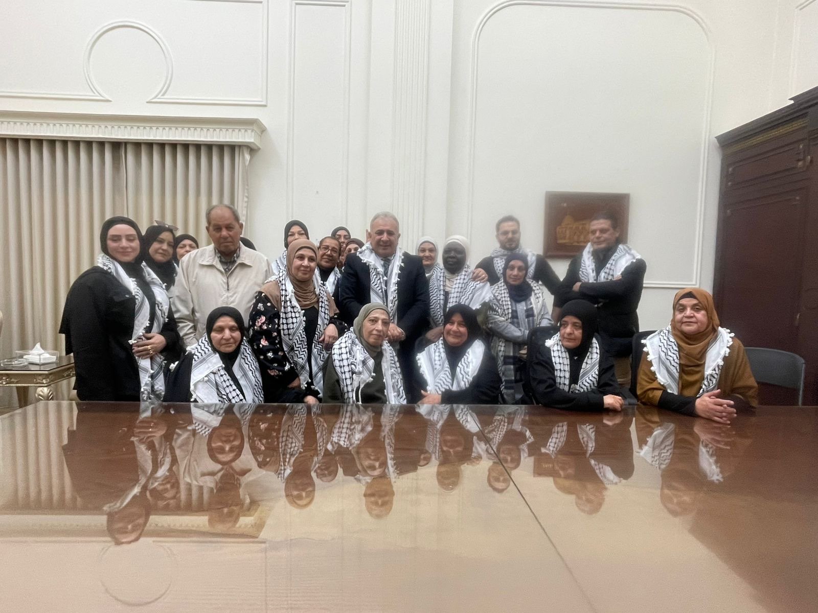 السفير الفلسطيني في لبنان يلتقي عائلات الشهداء لبحث أوضاعهم المعيشية في ظل الظروف الراهنة Description  English Content  English Title (English) * Description  Cancel                  Add more media after this  Add Media                          Done